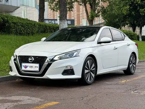 Nissan Teana 2022