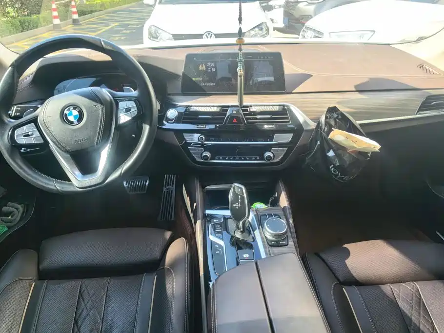BMW 5 Series 2020 — фото 12