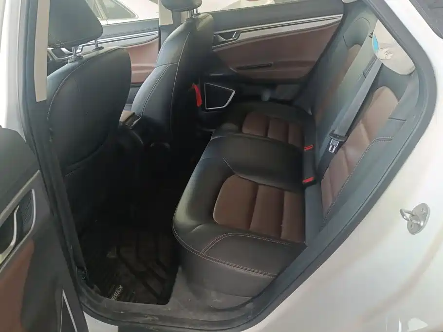 Geely Emgrand GS 2020 — фото 11