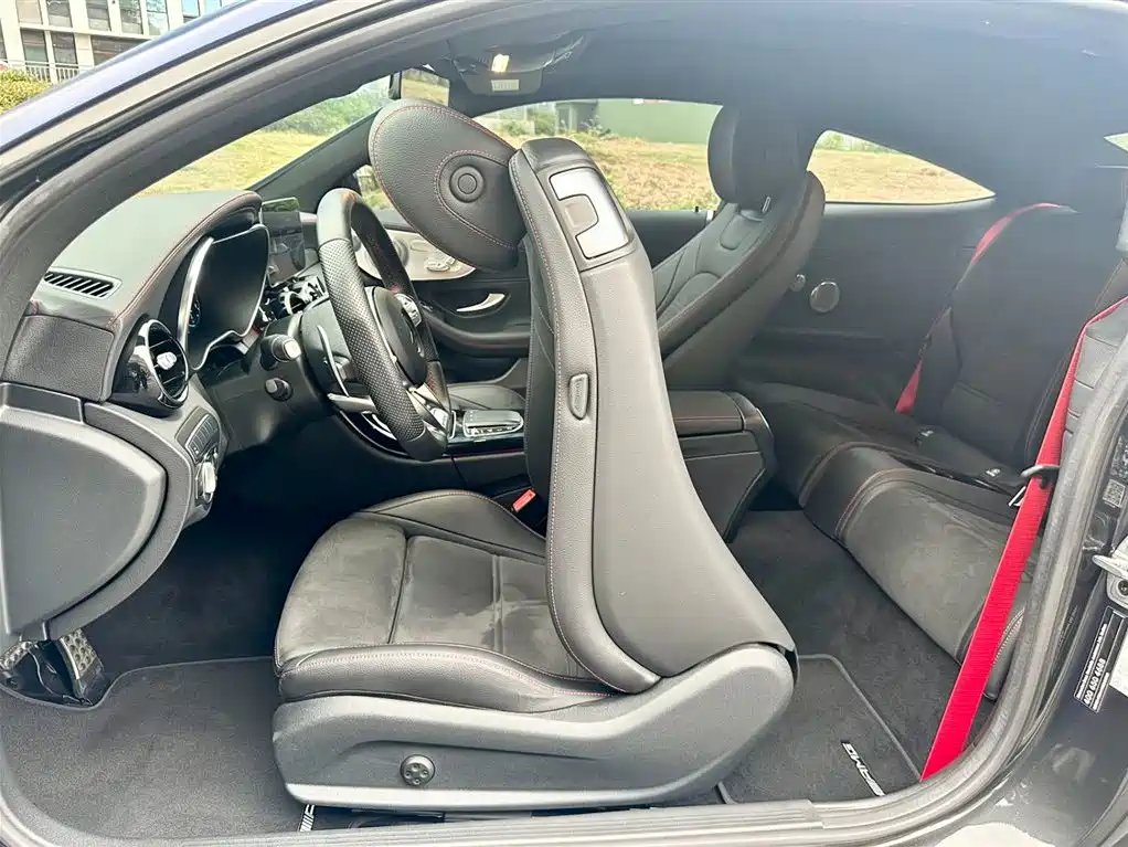 Mercedes-Benz C-Class AMG 2022 — фото 13