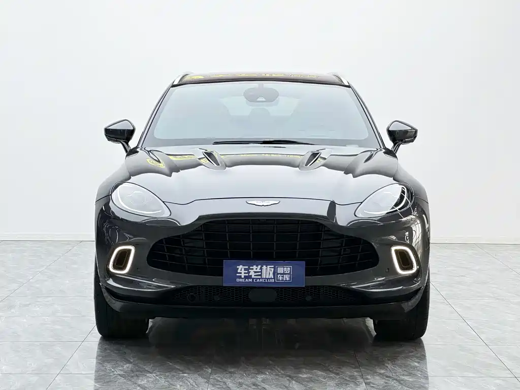 Aston Martin DBX 2024 — фото 2