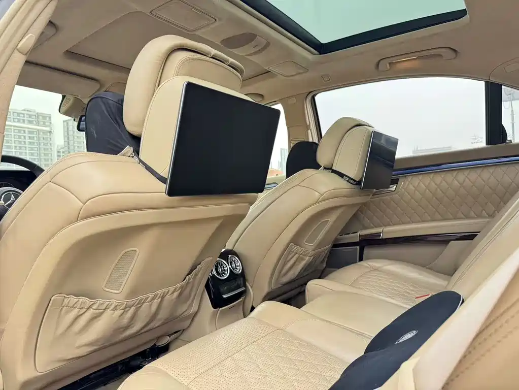 Mercedes-Benz S-Class AMG 2010 — фото 15