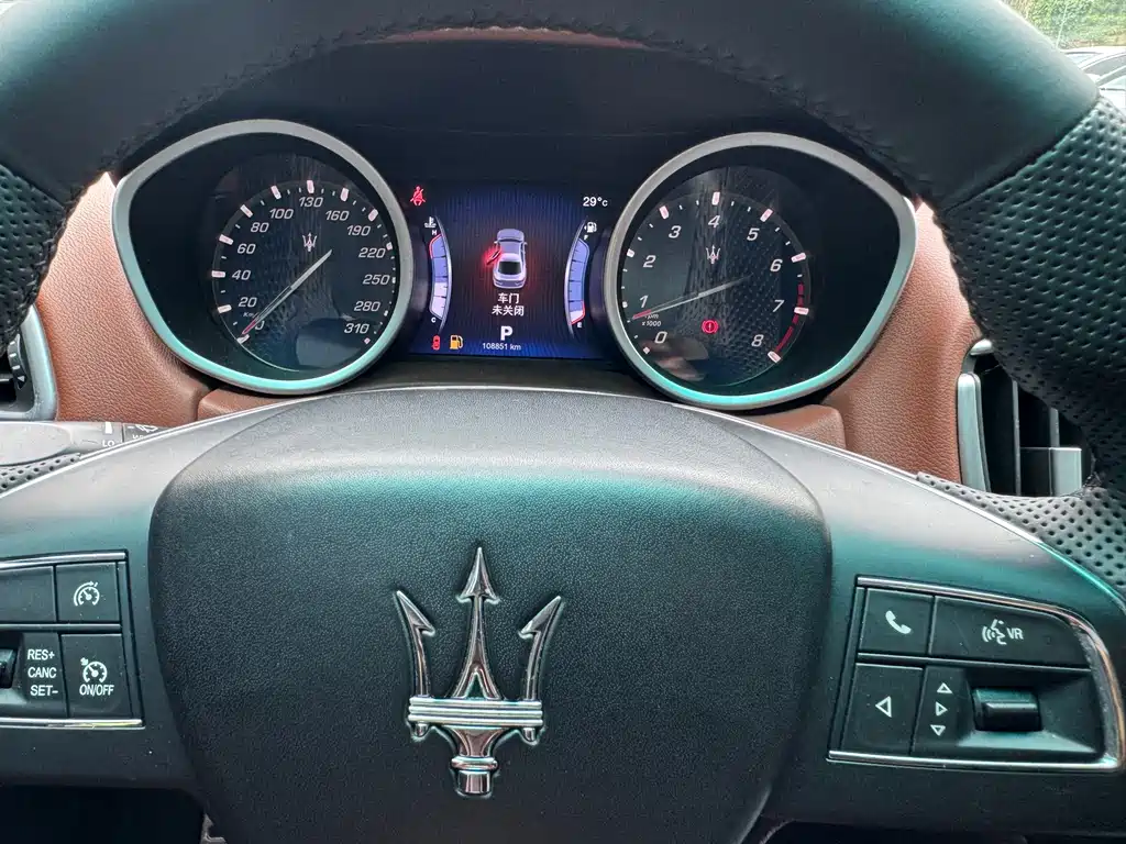 Maserati Ghibli 2015 — фото 16