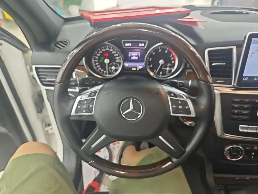 Mercedes-Benz M-Class 2015 — фото 11