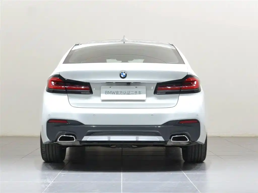 BMW 5 Series 2023 — фото 13