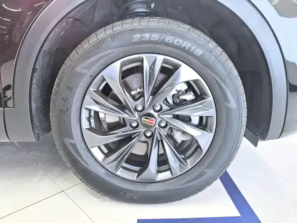 Hongqi HS5 2025