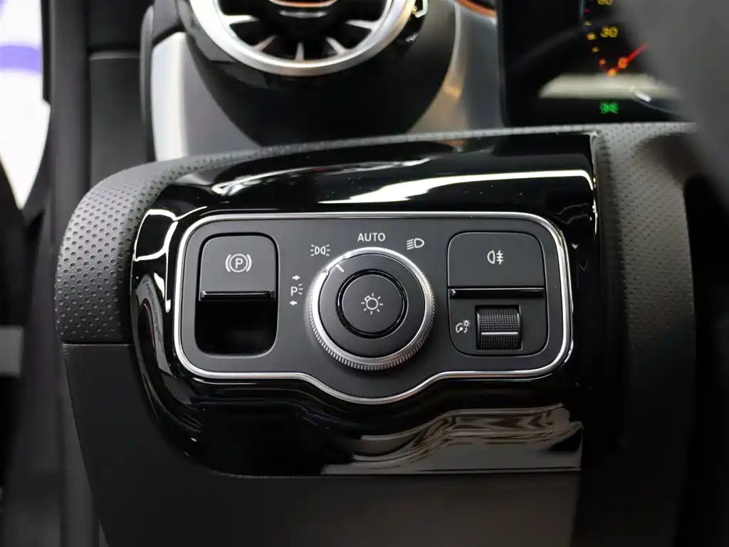 Mercedes-Benz CLA AMG 2022 — фото 25