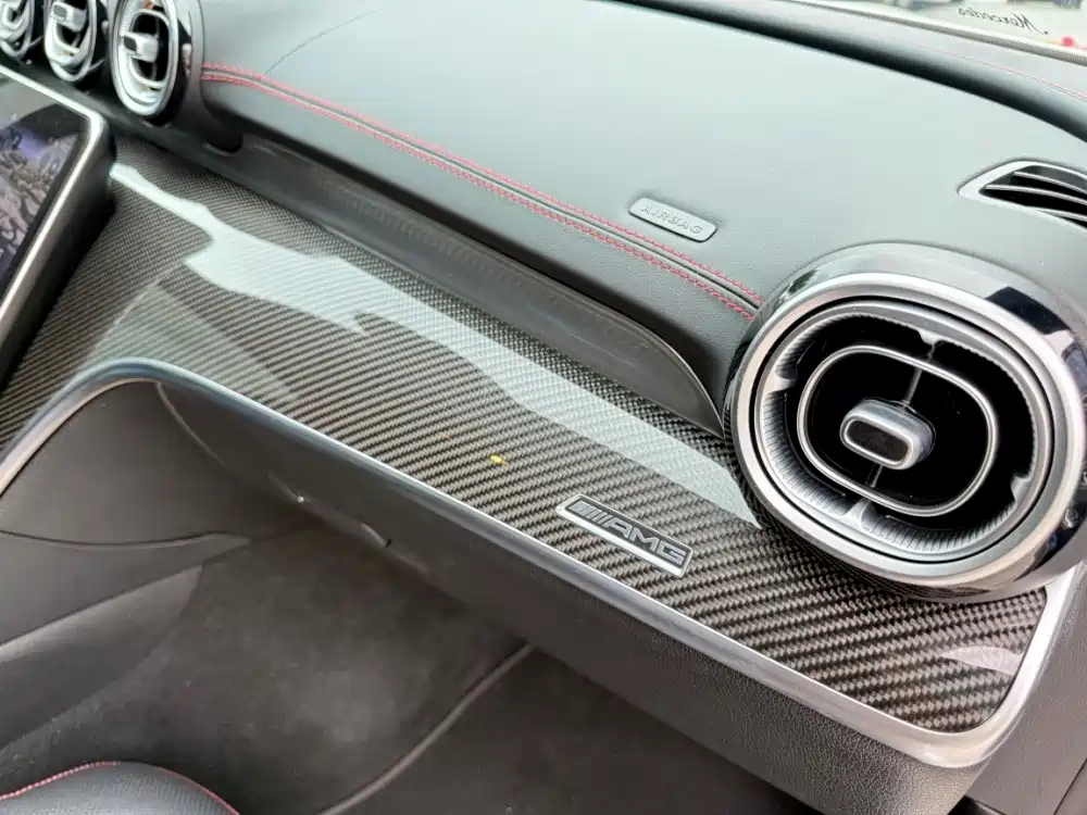 Mercedes-Benz C-Class AMG 2025 — фото 12