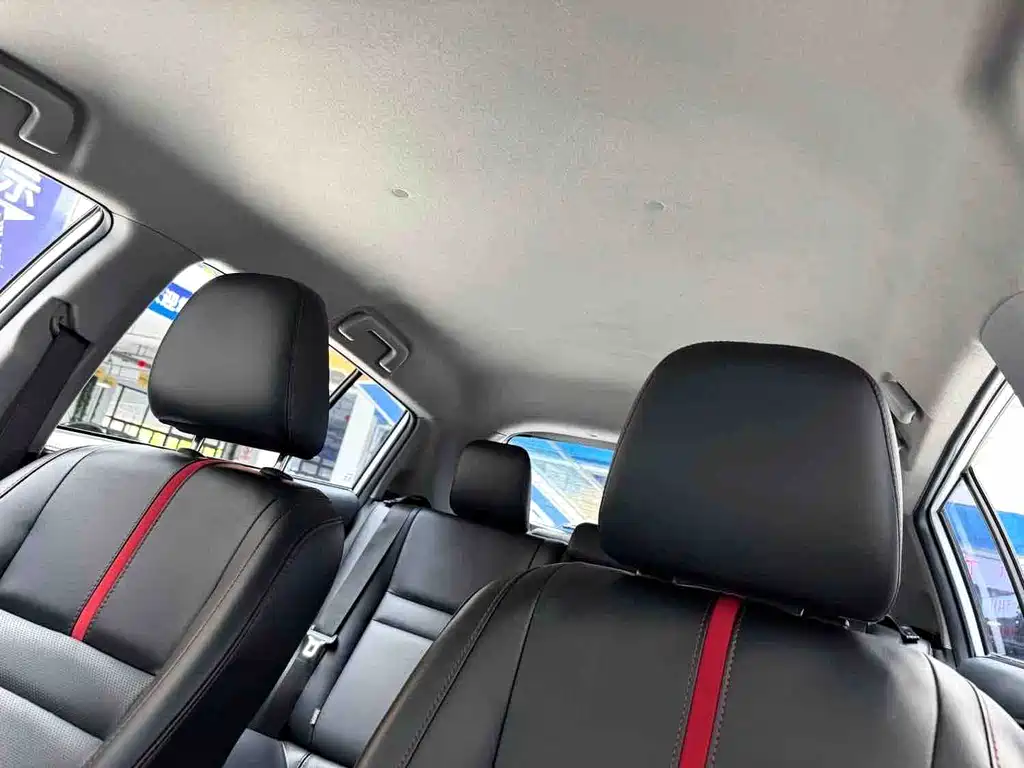 Toyota Yaris L 2022 — фото 8