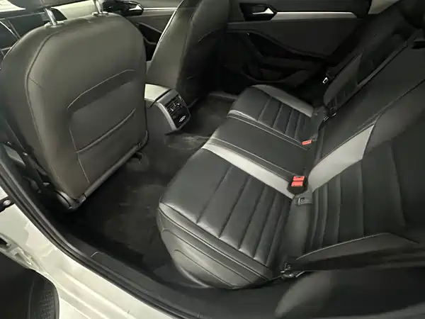 Volkswagen Sagitar 2020