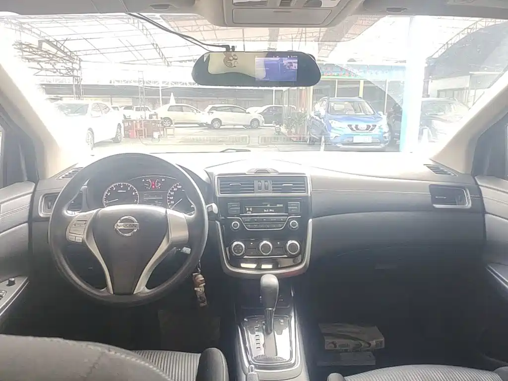 Nissan Tiida 2019 — фото 10