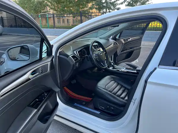 Ford Mondeo 2014