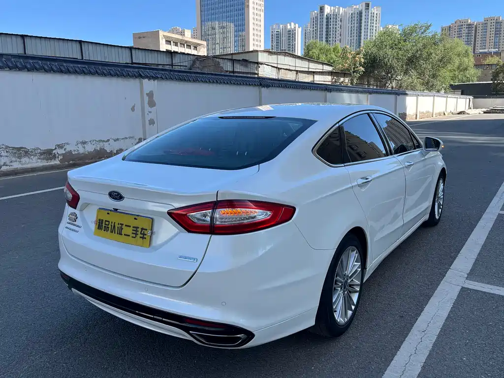 Ford Mondeo 2014 — фото 18