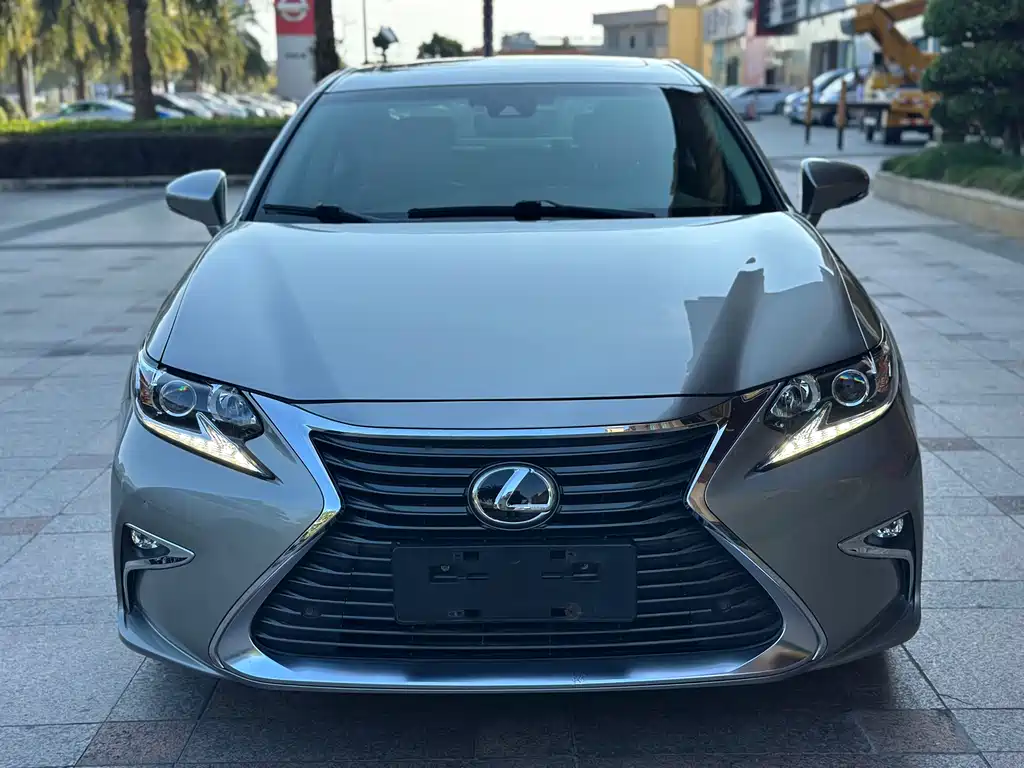 Lexus ES 2016 — фото 2