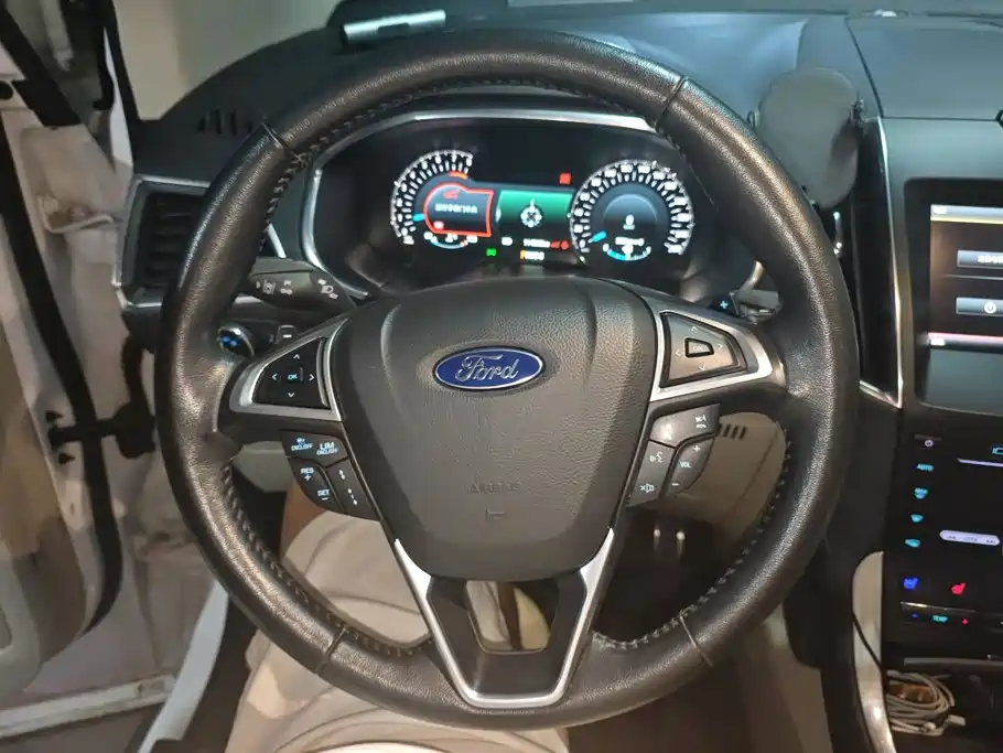 Ford Edge 2015 — фото 15