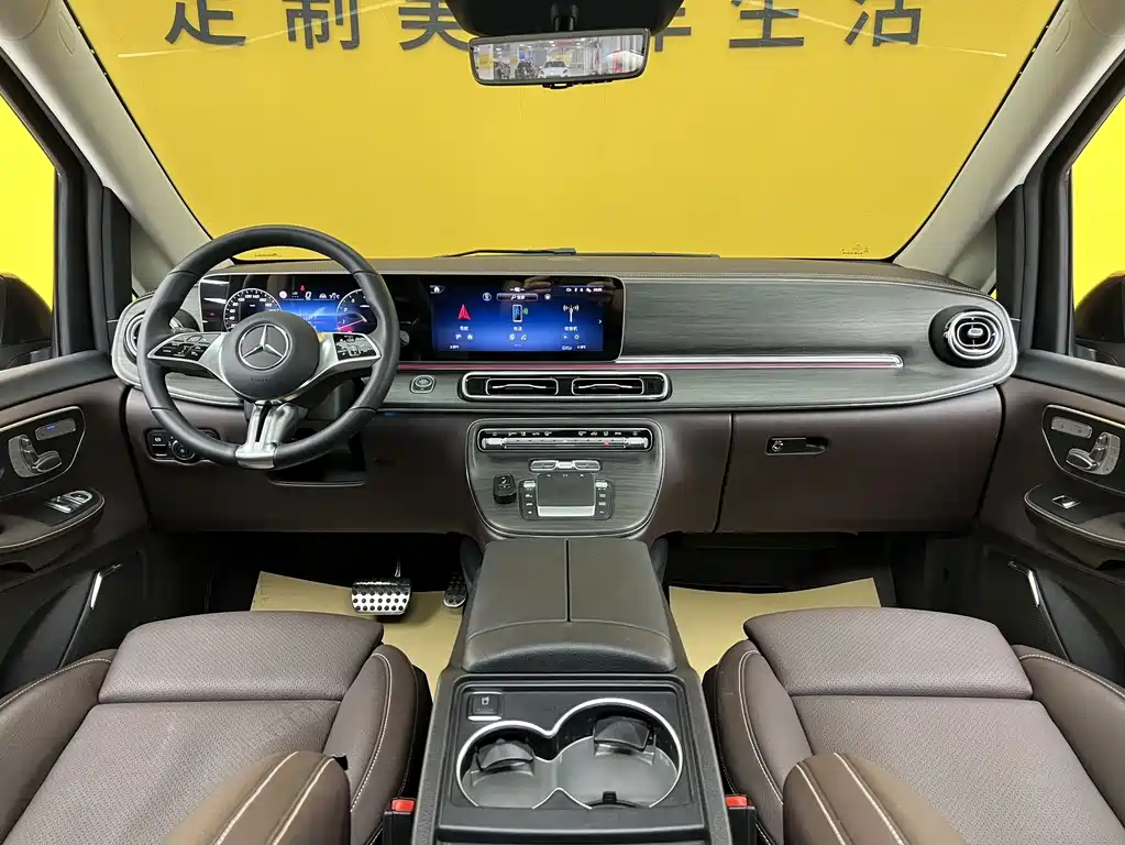 Mercedes-Benz V-Class 2025 — фото 14