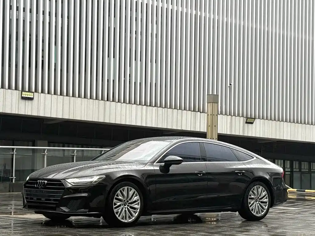 Audi A7 2021 — фото 1