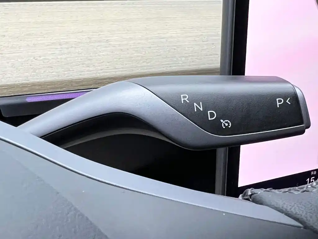 Tesla Model Y 2023 — фото 18