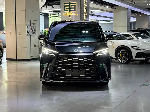 Lexus LM 2023