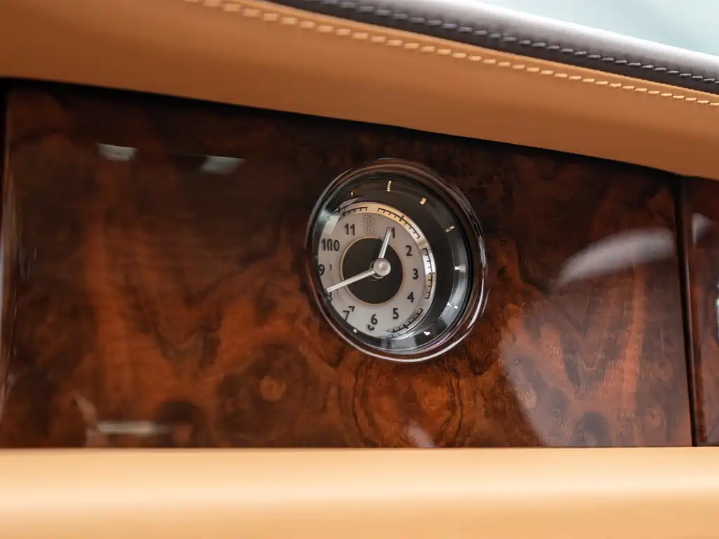 Rolls-Royce Phantom 2016 — фото 18