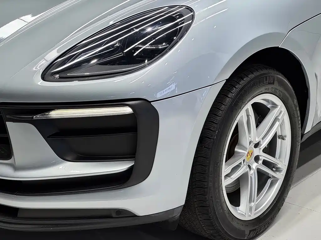 Porsche Macan 2023 — фото 10