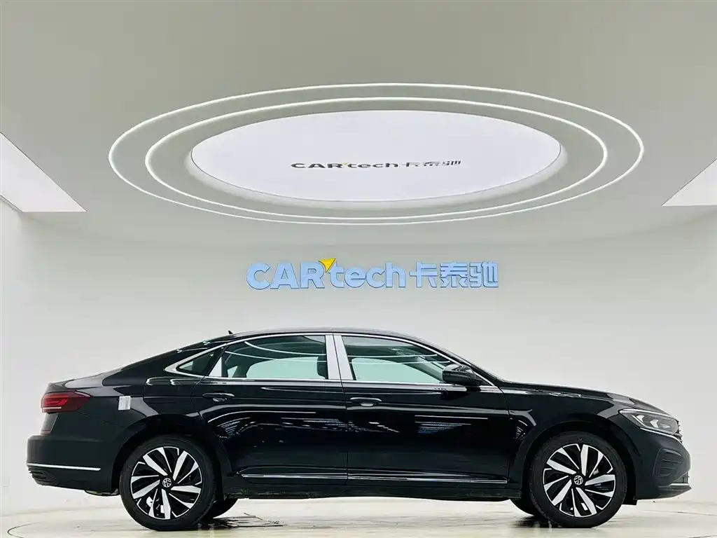 Volkswagen Passat — фото 4