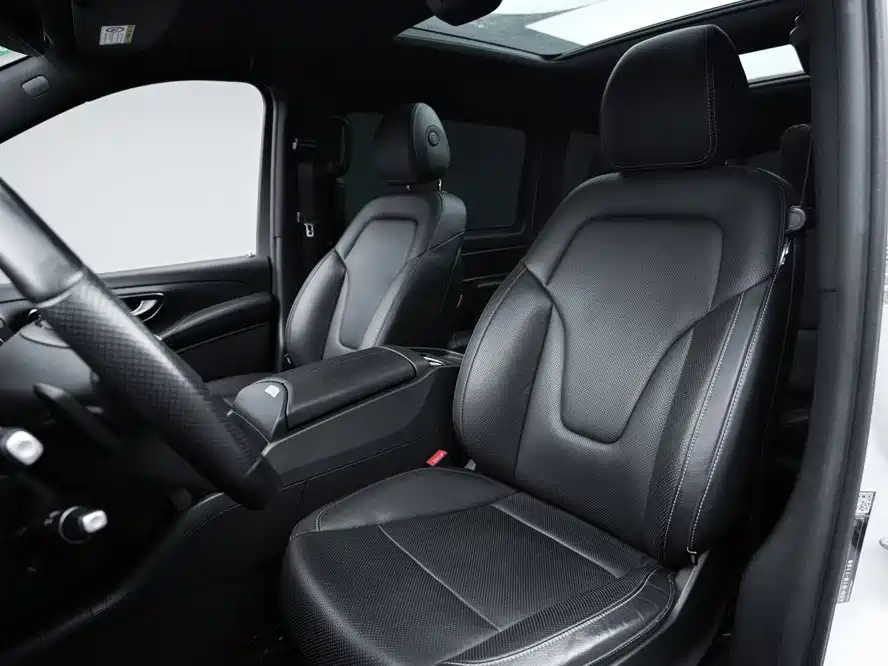 Mercedes-Benz V-Class 2019 — фото 12