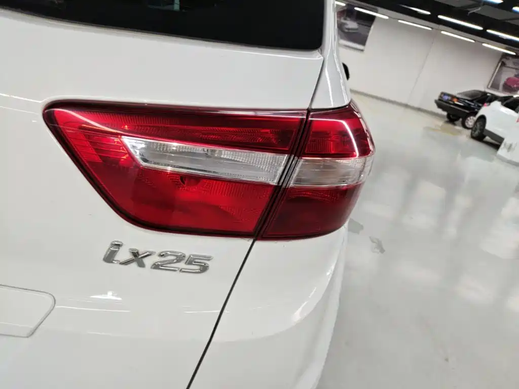 Hyundai ix25 2016 — фото 8