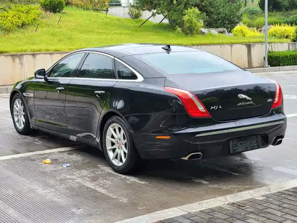 Jaguar XJ 2015
