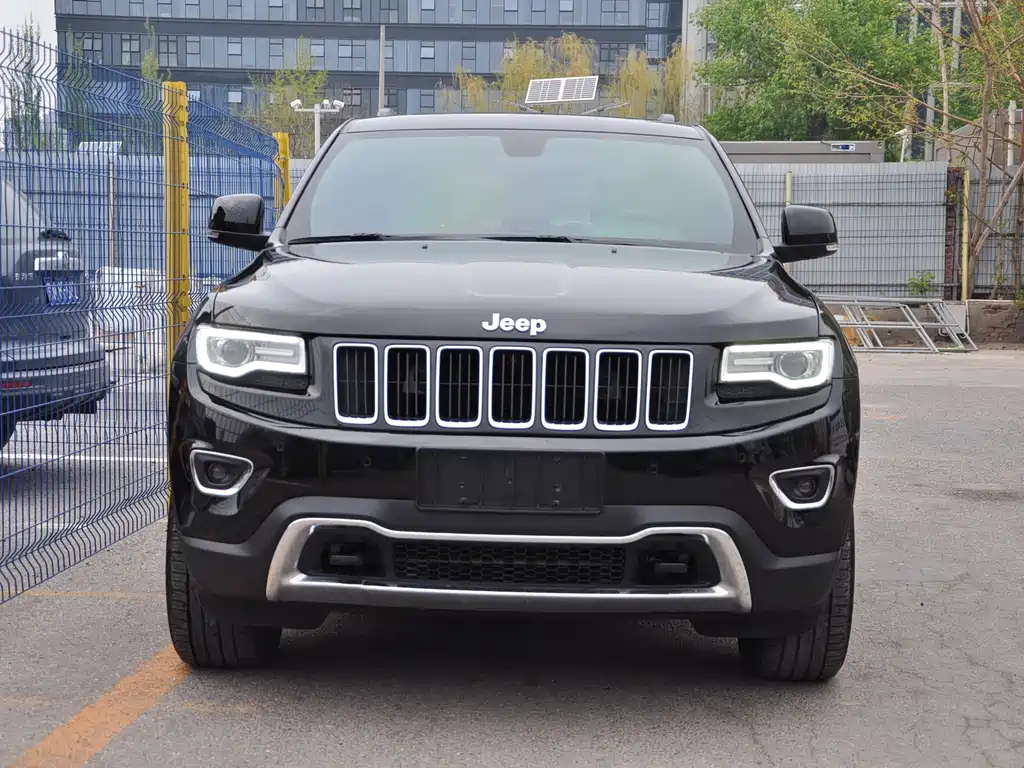 Jeep Grand Cherokee 2014 — фото 2