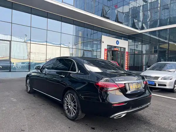 Mercedes-Benz E-Class 2021