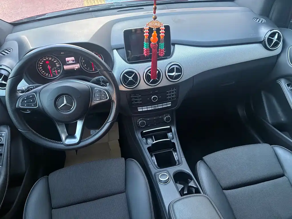 Mercedes-Benz B-Class 2016 — фото 7