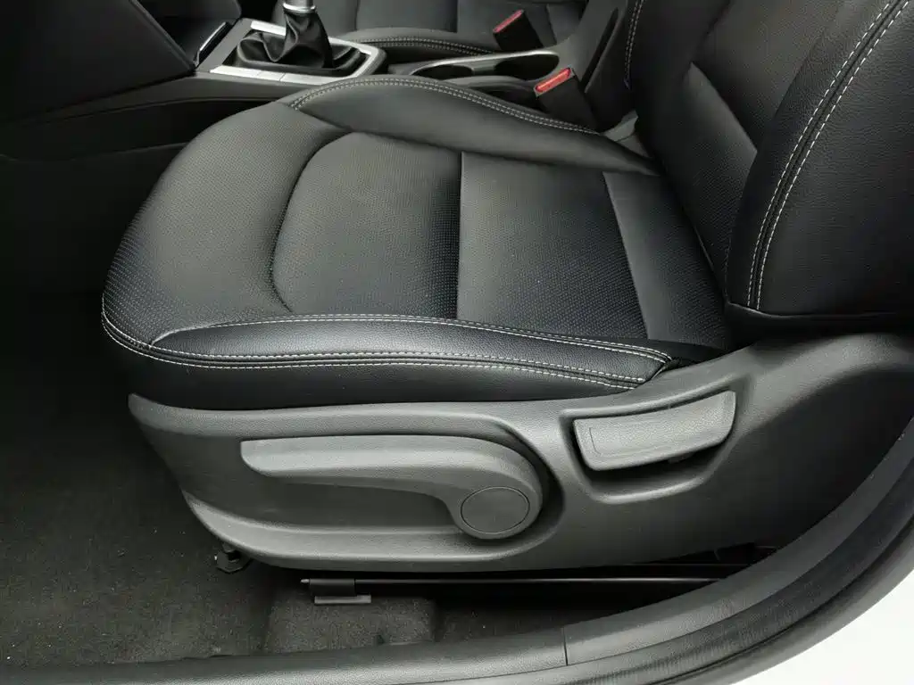 Hyundai Elantra 2019 — фото 20