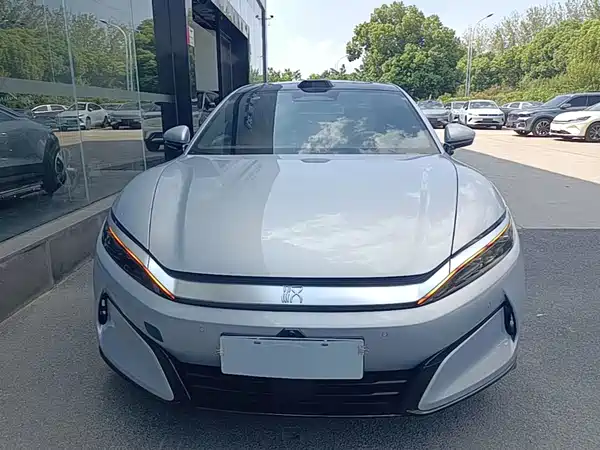 BYD Han L 2025