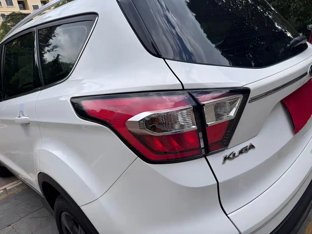 Ford Kuga 2019 — фото 24