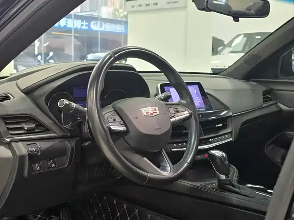 Cadillac CT4 2023