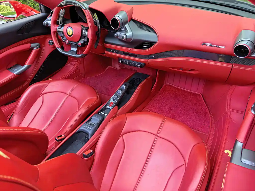 Ferrari F8 2021 — фото 16