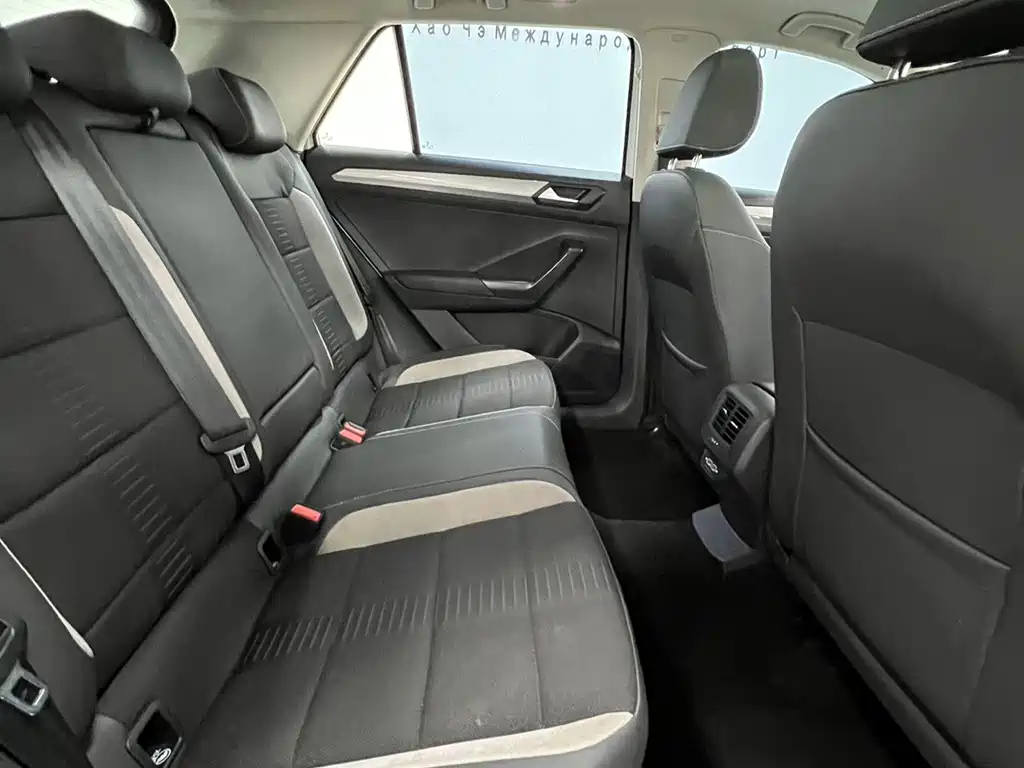 Volkswagen T-Roc 2023 — фото 10