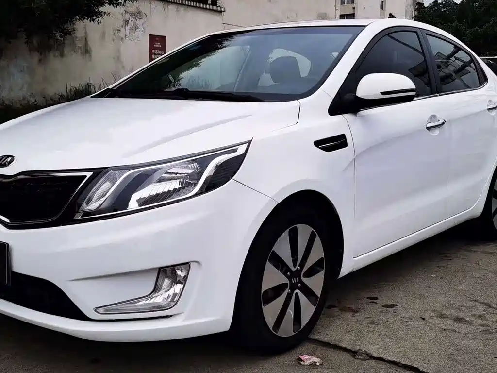 Kia K2 2015 — фото 1