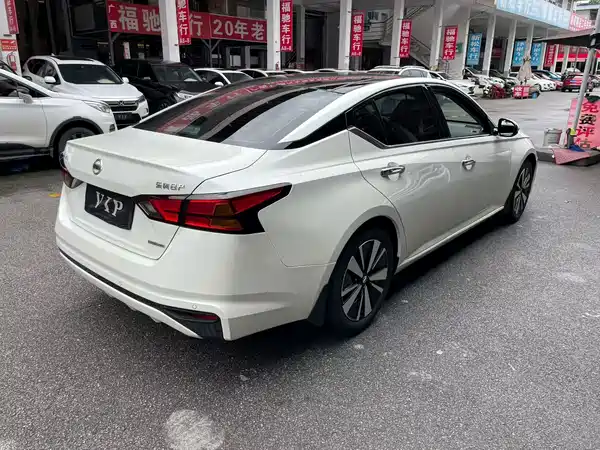 Nissan Teana 2022