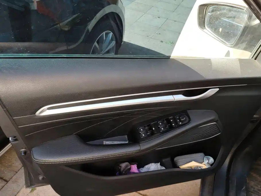 Geely Emgrand 2023