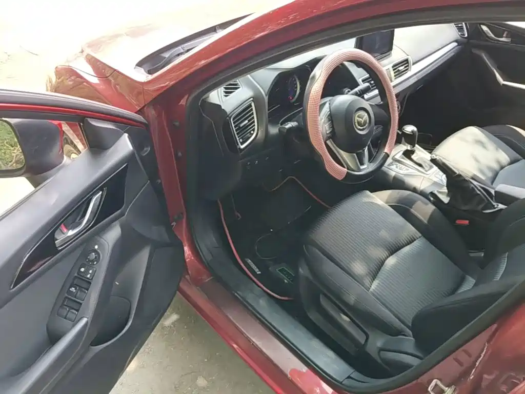 Mazda 3 Axela 2015 — фото 16