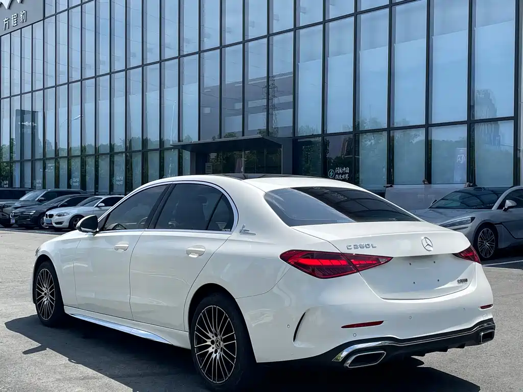 Mercedes-Benz C-Class 2023 — фото 17