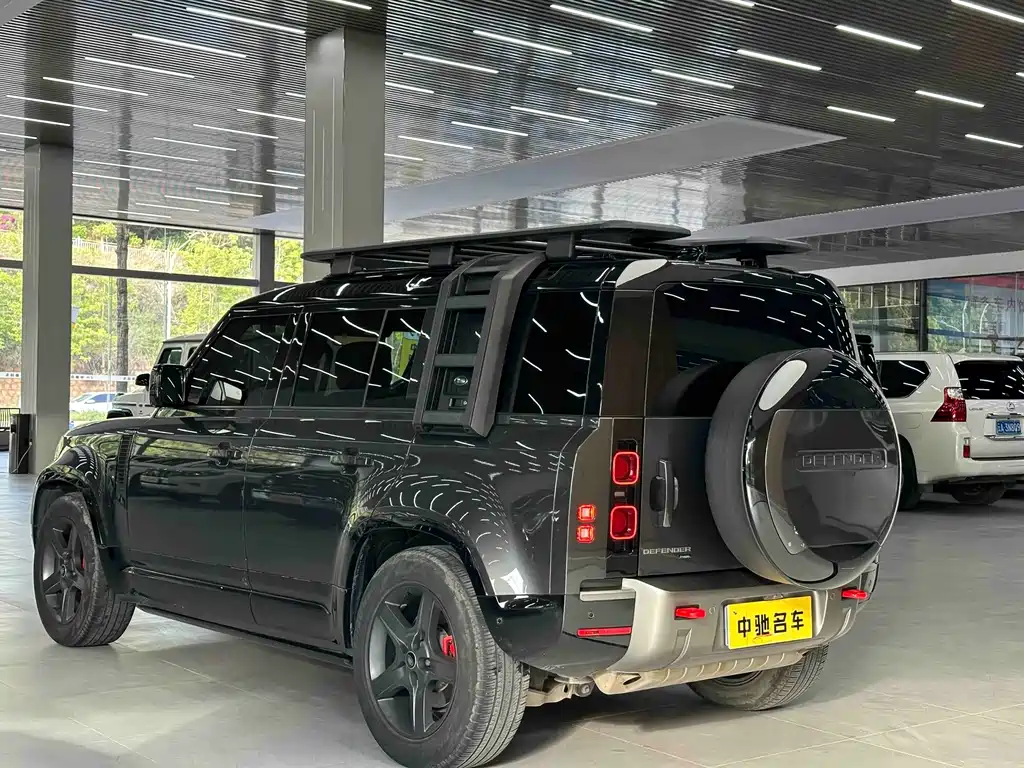 Land Rover Defender 2023 — фото 8