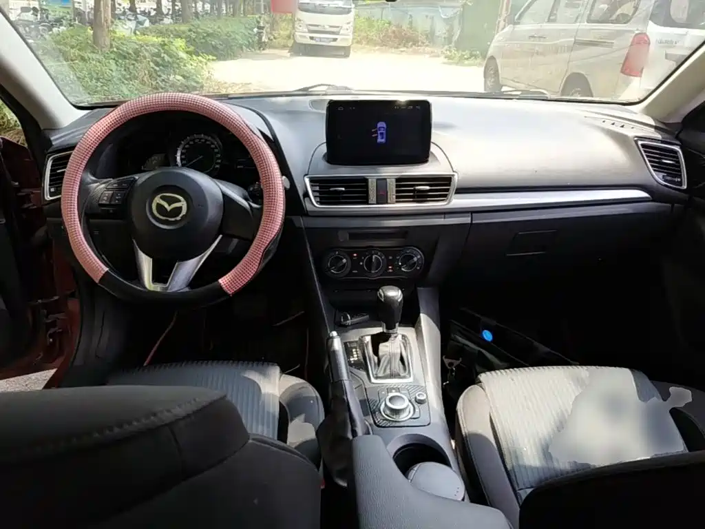 Mazda 3 Axela 2015 — фото 10