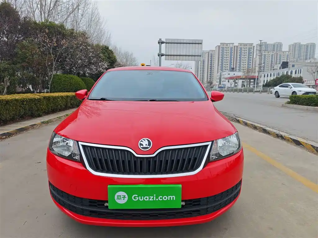 Skoda Rapid Spaceback 2016 — фото 3