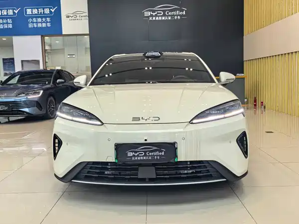 BYD Seal 07 DM-i 2025