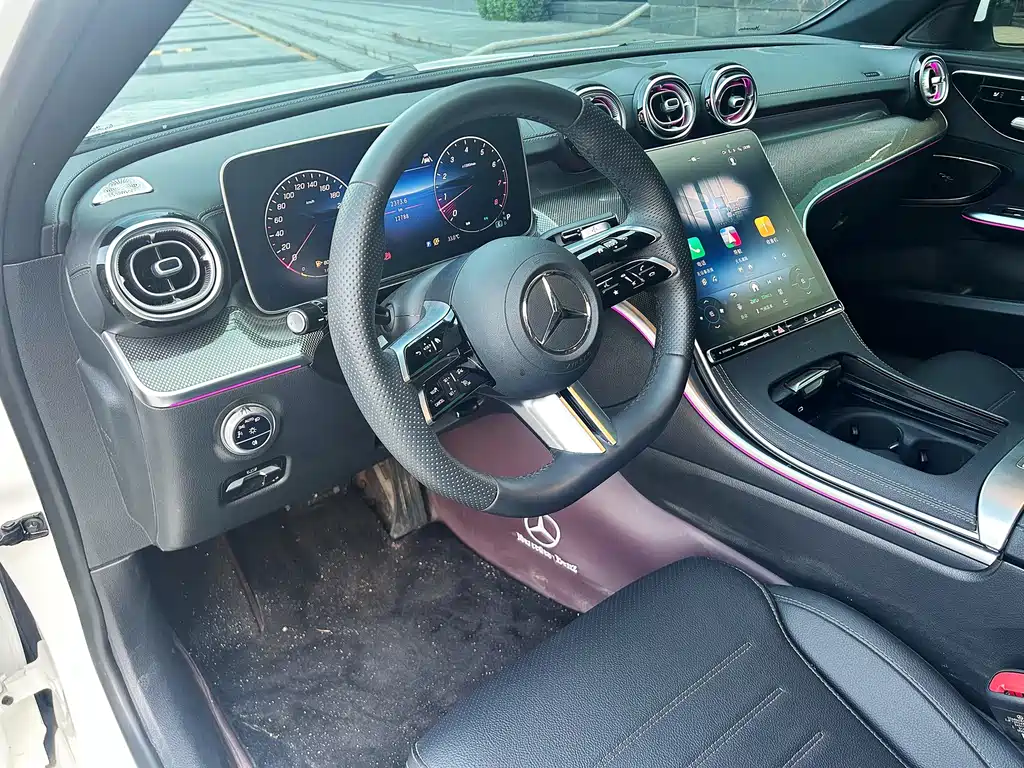 Mercedes-Benz C-Class 2025 — фото 10