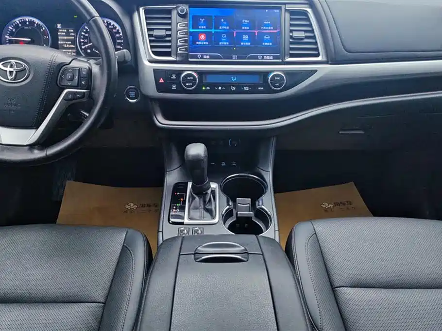 Toyota Highlander 2018 — фото 16