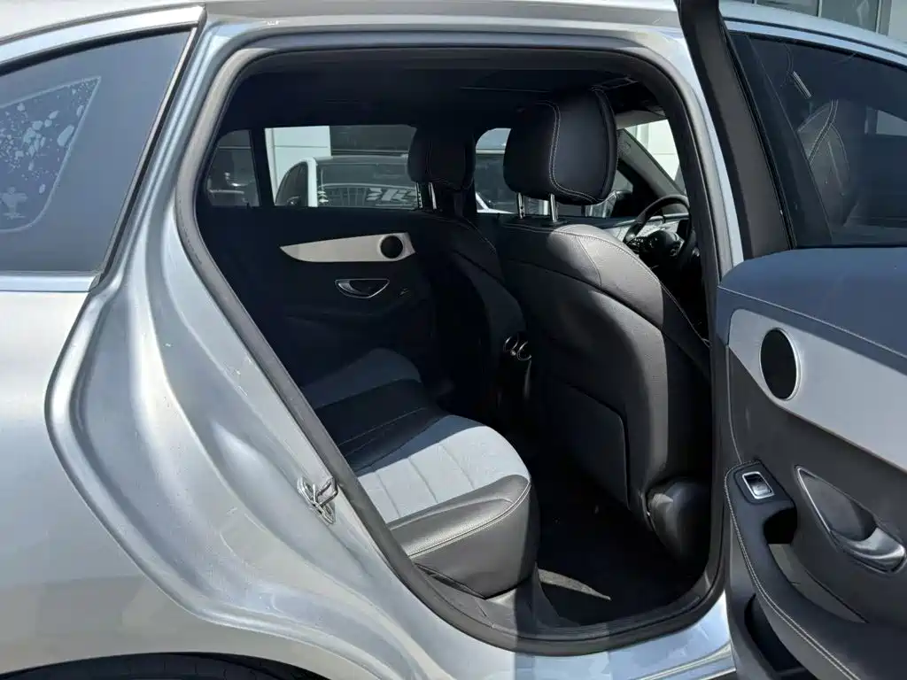 Mercedes-Benz EQC 2020 — фото 17